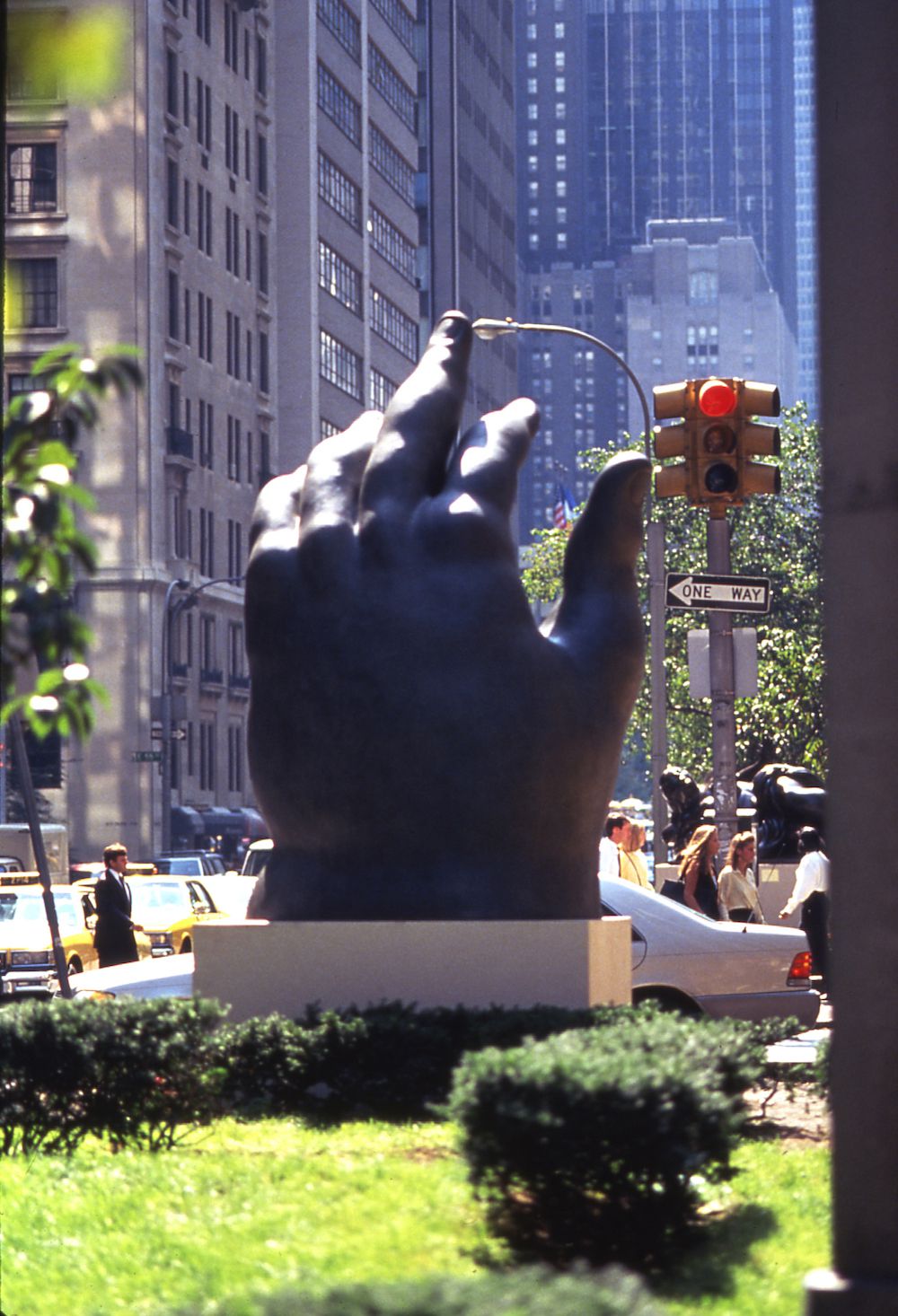 Fernando Botero, The Left Hand, 1993, Park Avenue Malls, Manhattan, Courtesy of the Public Art Fund, Photo by John Maggioto<br/>
